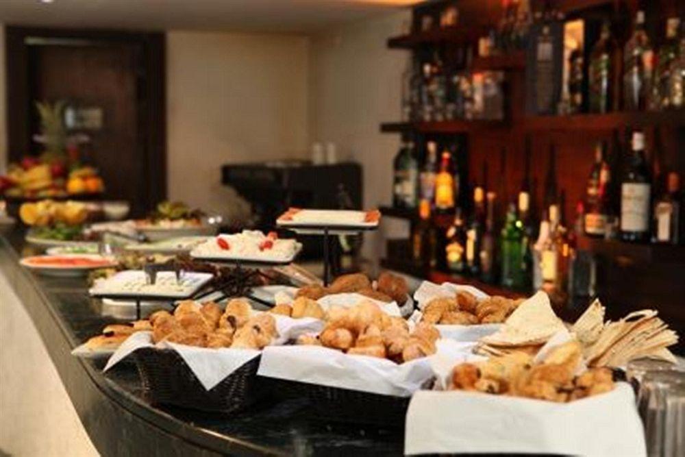 Queens Land Hotel Jounieh Ngoại thất bức ảnh