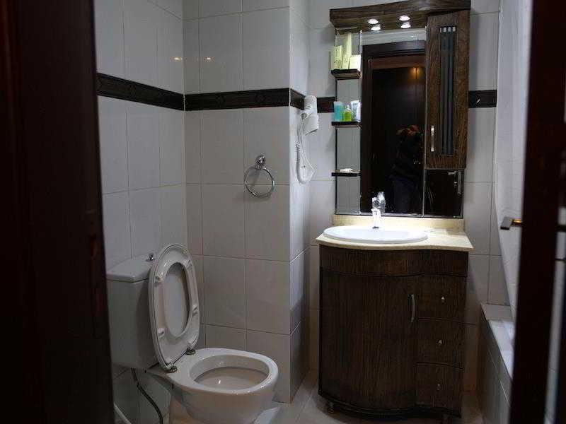 Queens Land Hotel Jounieh Ngoại thất bức ảnh