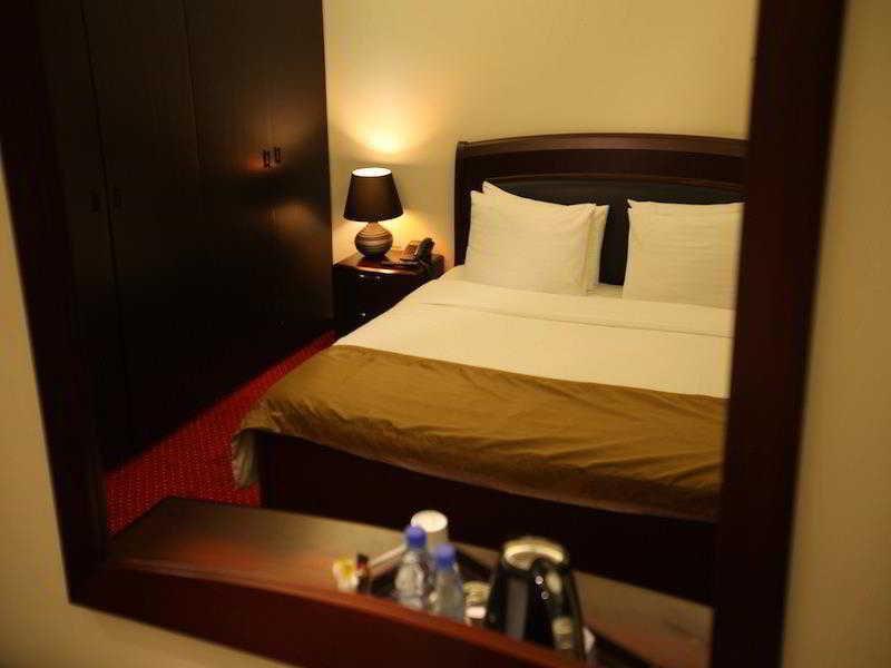 Queens Land Hotel Jounieh Ngoại thất bức ảnh