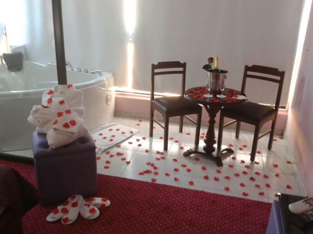 Queens Land Hotel Jounieh Ngoại thất bức ảnh