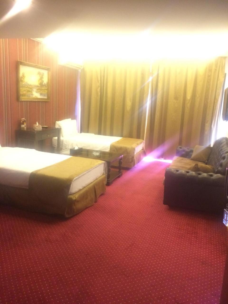 Queens Land Hotel Jounieh Ngoại thất bức ảnh